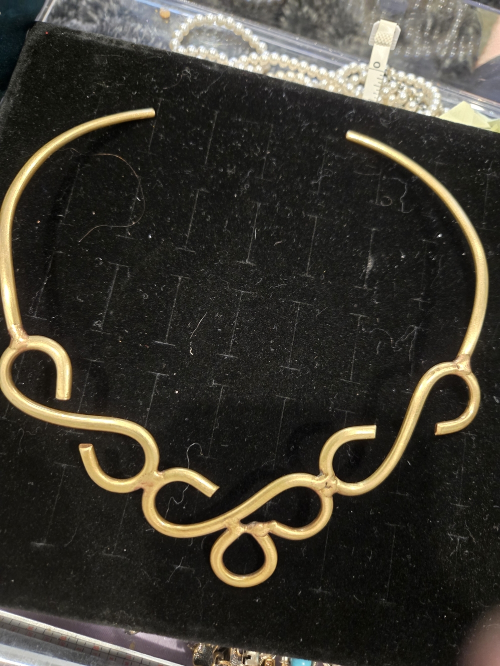 Gold Tone Sculptural Collar Necklace - Vintage Artisan Piece - Picture 5 of 10